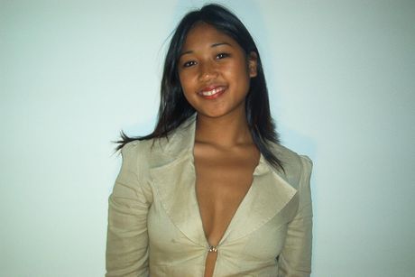 Long legged Filipina girlfriend can give a really mean blowjob